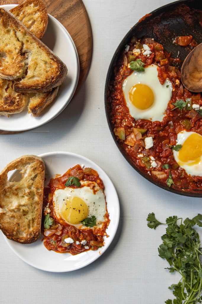  Shakshuka in a pan with bread 