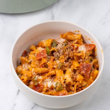 One-Pot Pizza Pasta bowled