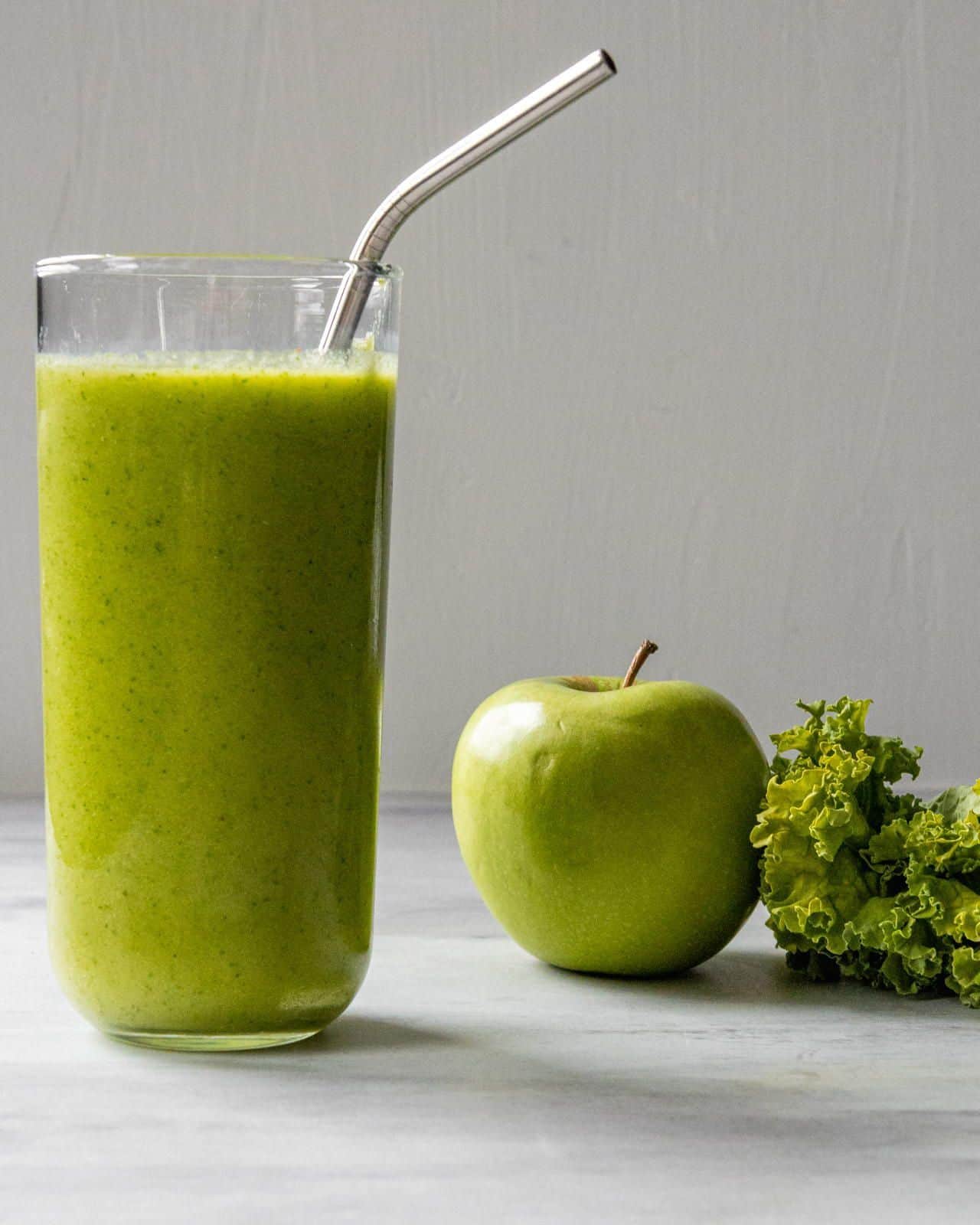 This Apple Kale Smoothie is the perfect way to start your morning.⁣
⁣
Apple Kale Smoothie 🍏🥬⁣
• 3/4 cup diced apple, about a half of an apple⁣
• 1/4 cup kale, washed⁣
• 1/4 cup frozen mangos⁣
• 1/2 banana⁣
• 1/4 cup frozen Peaches⁣
• 3/4 cup coconut water, or regular water⁣
• Ice⁣
⁣
#smoothies #healthysmoothies #healthyrecipes #breakfastideas #easysnacks #healthysnacks #smoothie #smoothierecipes #easyrecipes #easybreakfast #kale