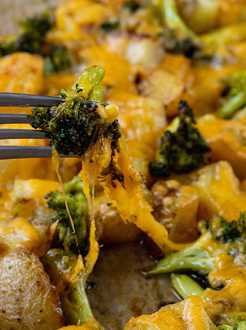 Broccoli and potatoes cheese pull