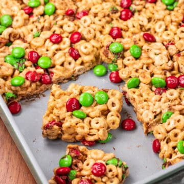 Christmas M&M Cheerio Treats singled out