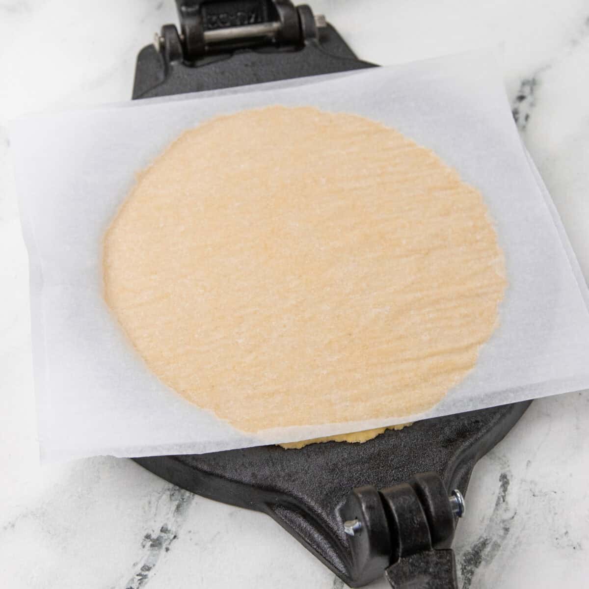 shaping corn flour tortillas